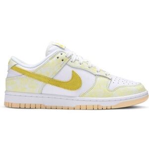 Wmns Dunk Low OG 'Yellow Strike'